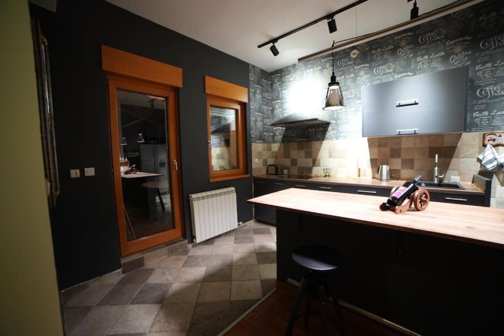 Turquoise Orange, The Art Of Vacation In Belgrade Apartment Bagian luar foto